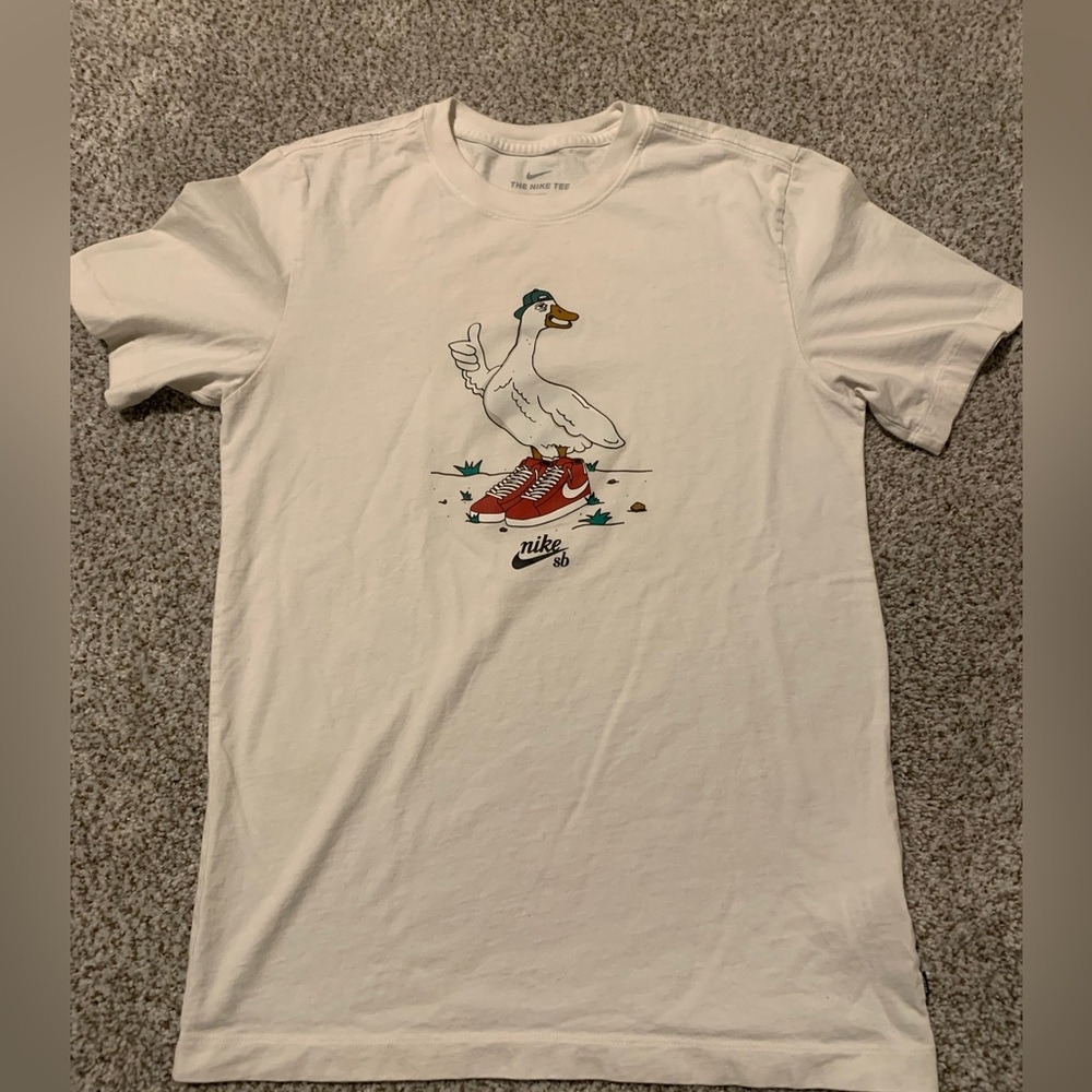NIKE T-SHIRT